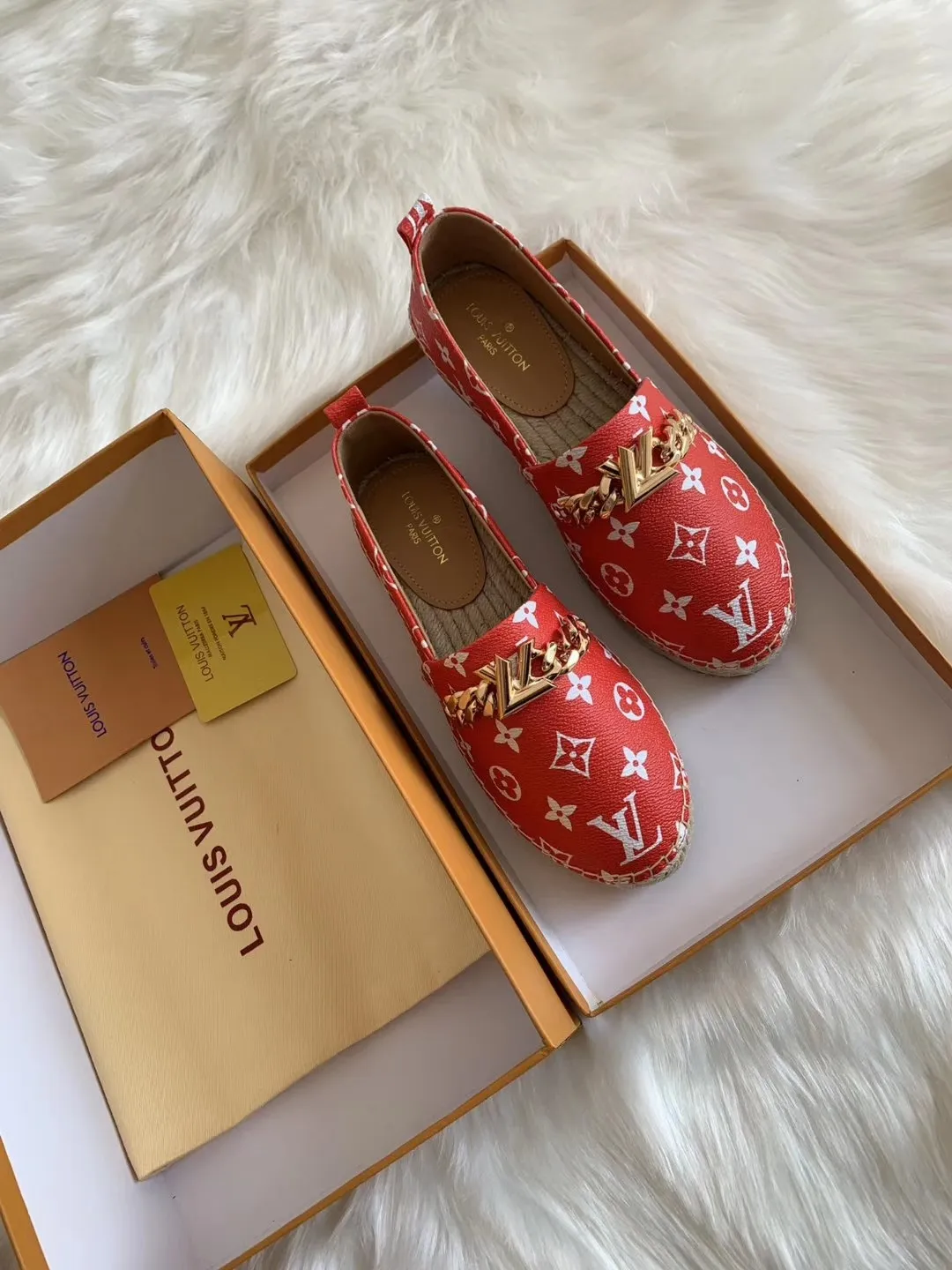 👟👟Ex-factory price 380👟👟 Lvui...Vuitt* on/】...Top purchasing agent, the highest version. Counter 19ss autumn and winter new straw woven women's, men's, mixed material gold thread letter fisherman shoes series, popular single shoes, beautiful on the feet. Purchase the authentic original build 6⃣Female model: sizes 34-41.